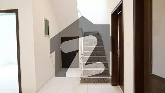 بحریہ ٹاؤن سیکٹر ای بحریہ ٹاؤن,لاہور میں 3 کمروں کا 6 مرلہ مکان 1.75 کروڑ میں برائے فروخت۔