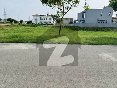 1 Kanal Plot No. 576, Block S, DHA Phase 8
