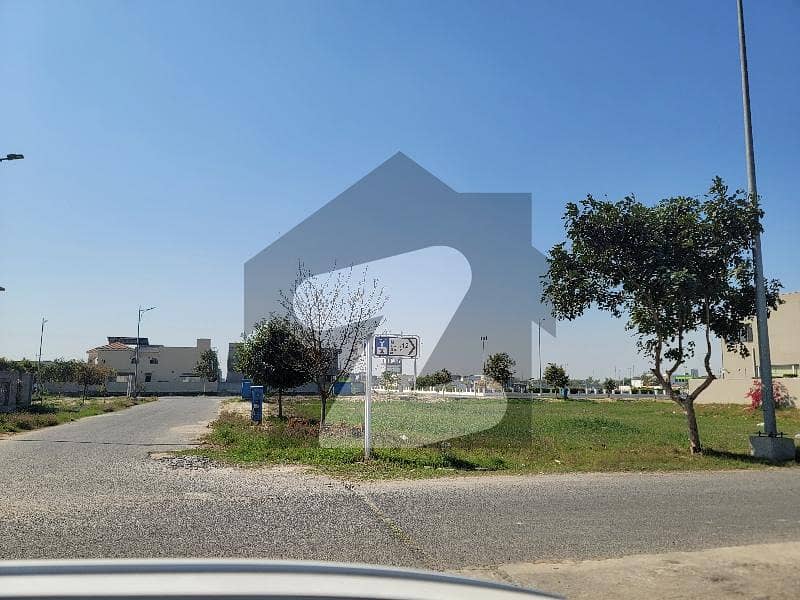 Excellent location One kanal Excellent location One kanal