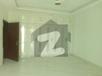 265 SQUARE YARD NEWLY BUILT HOUSE FOR RENT