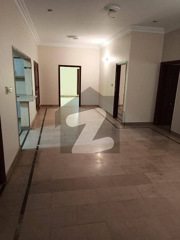 6 Rooms Silent Commercial Portion 6 Rooms Silent Commercial Portion