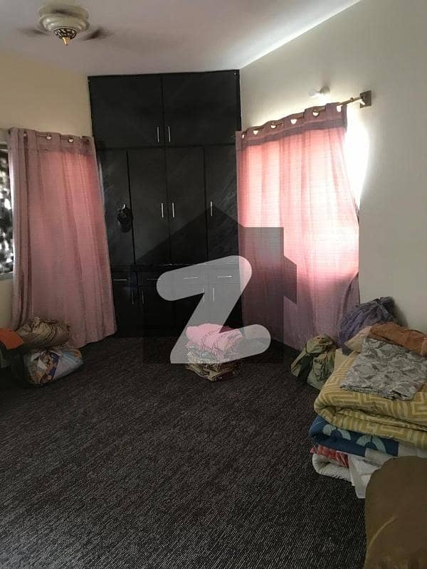 Triple Storey 600 Square Yards House Available In Gulshan-E-Iqbal - Block 6 For Sale