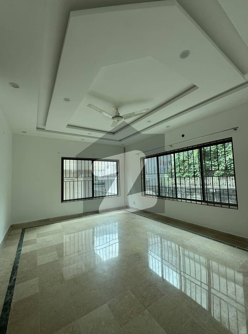 Fully Independent Ground Portion Available For Rent F11 Fully Independent Ground Portion Available For Rent F11