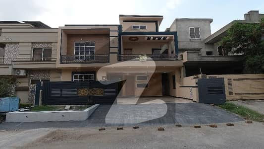میڈیا ٹاؤن ۔ بلاک اے میڈیا ٹاؤن,راولپنڈی میں 6 کمروں کا 12 مرلہ مکان 6.1 کروڑ میں برائے فروخت۔