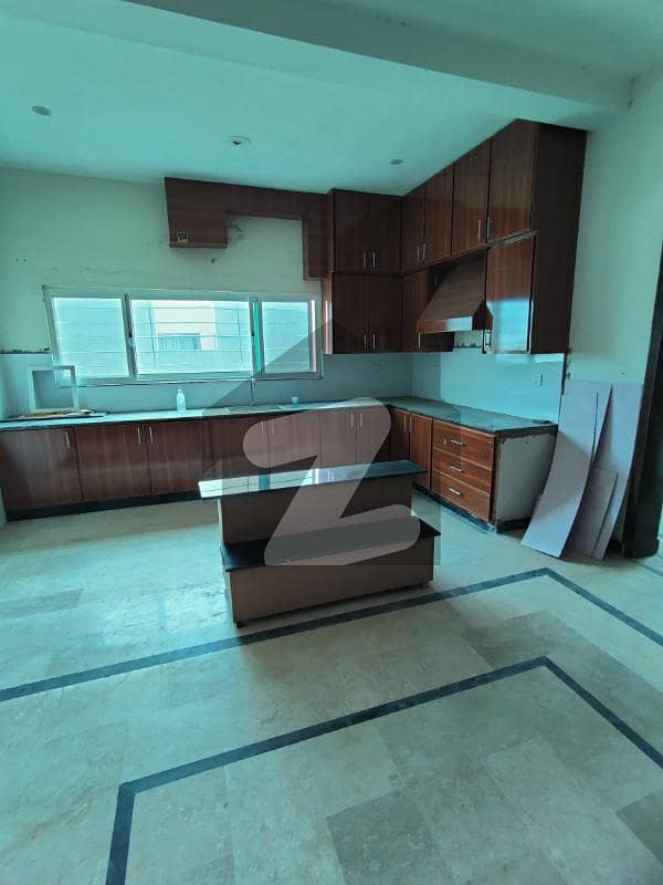 10mrla Upper portion for rent 10mrla Upper portion for rent