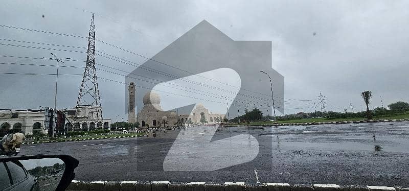 Commercial space On Roundabout Facing grand mosque Commercial space On Roundabout Facing grand mosque