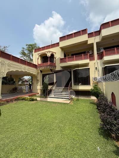 House For Rent in F-8