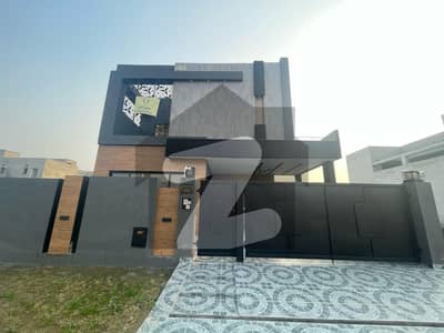 ڈی ایچ اے فیز 7 ڈیفنس (ڈی ایچ اے),لاہور میں 5 کمروں کا 1 کنال مکان 8.8 کروڑ میں برائے فروخت۔