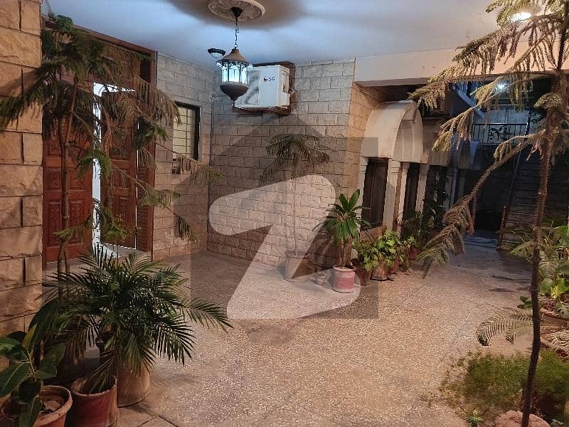 جی ۔ 11 اسلام آباد میں 10 کمروں کا 2 کنال مکان 32.0 کروڑ میں برائے فروخت۔