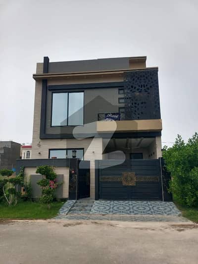 لیک سٹی۔ سیکٹر ایم 7 ۔ بلاک سی 3 لیک سٹی ۔ سیکٹرایم ۔ 7,لیک سٹی,رائیونڈ روڈ,لاہور میں 3 کمروں کا 7 مرلہ مکان 2.9 کروڑ میں برائے فروخت۔