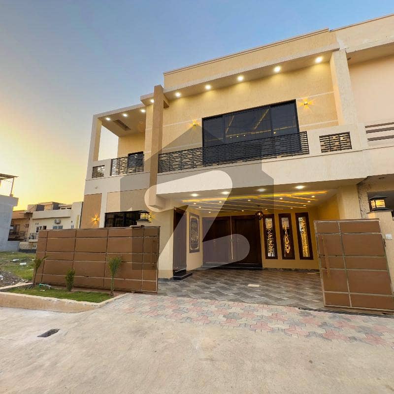 7 Marla Designer House at Outstanding location 7 Marla Designer House at Outstanding location