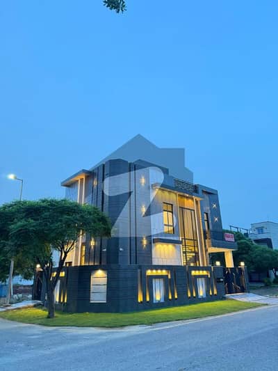 5 Marla Brand New Corner Lavish Designer House Located on 50ft road For Sale