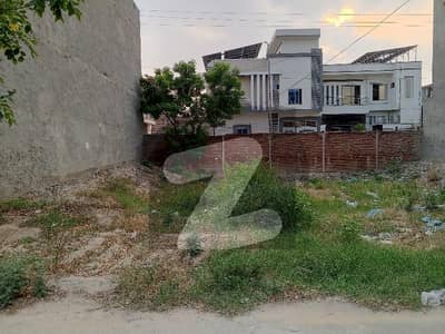 رائل پام سٹی ساہیوال ساہیوال میں 5 مرلہ رہائشی پلاٹ 95.0 لاکھ میں برائے فروخت۔