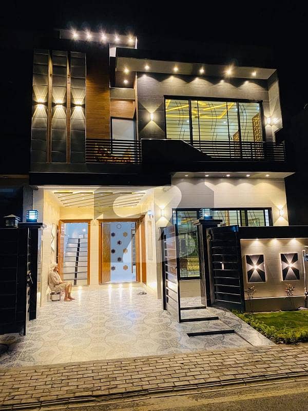 5 MARLA HOUSE FOR SALE IN JOHAR 5 MARLA HOUSE FOR SALE IN JOHAR