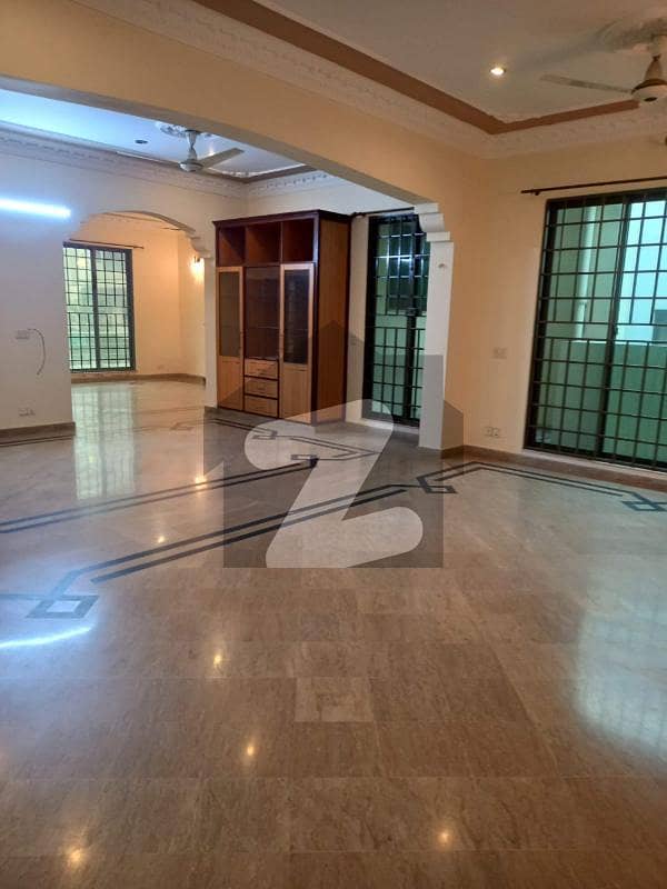 1 Kanal Upper Portion Available For Rent 1 Kanal Upper Portion Available For Rent