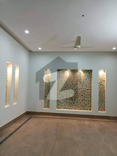 نواب ٹاؤن - بلاک بی نواب ٹاؤن,لاہور میں 3 کمروں کا 10 مرلہ بالائی پورشن 60.0 ہزار میں کرایہ پر دستیاب ہے۔