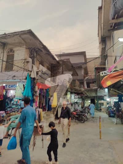 triple story commercial unit with 5 bedroom 3 bathroom with rooftop
