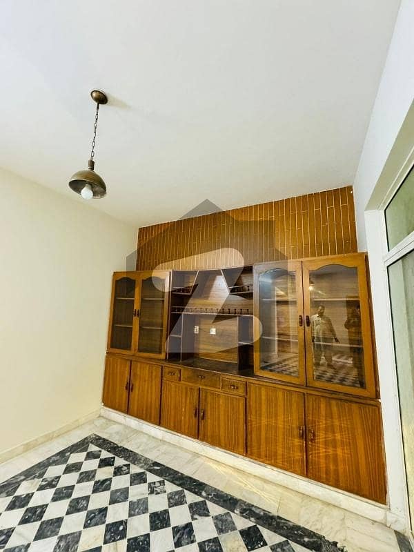 Centrally Located House Available In G-11 For sale Centrally Located House Available In G-11 For sale