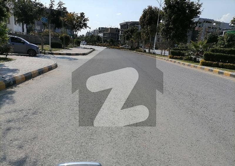 گلبرگ ریزیڈنشیا گلبرگ,اسلام آباد میں 10 مرلہ رہائشی پلاٹ 1.3 کروڑ میں برائے فروخت۔ گلبرگ ریزیڈنشیا گلبرگ,اسلام آباد میں 10 مرلہ رہائشی پلاٹ 1.3 کروڑ میں برائے فروخت۔