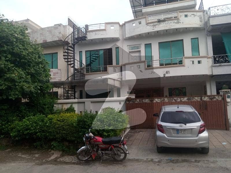 I-8 Beautiful Upper Poration For Rent. I-8 Beautiful Upper Poration For Rent.