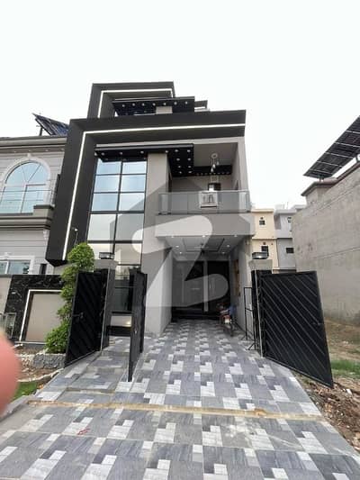 Prime Location 5 Marla House In Park View City For sale At Good Location