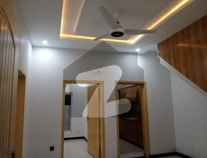 جی ۔ 13 اسلام آباد میں 4 کمروں کا 4 مرلہ مکان 3.15 کروڑ میں برائے فروخت۔