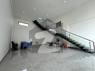 SHOWROOM
