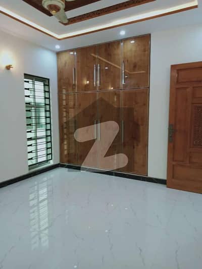 10 Marla Portion For Rent Is Available In Bahria Town