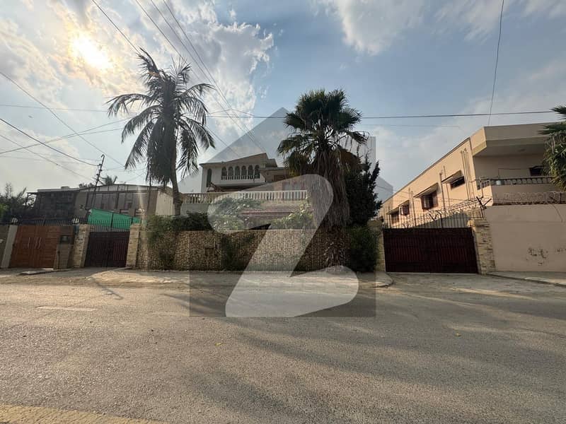 ڈی ایچ اے ڈیفینس کراچی میں 7 کمروں کا 1 کنال مکان 8.25 کروڑ میں برائے فروخت۔ ڈی ایچ اے ڈیفینس کراچی میں 7 کمروں کا 1 کنال مکان 8.25 کروڑ میں برائے فروخت۔