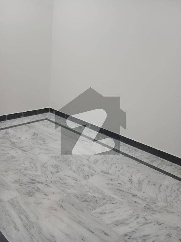 Upper Portion Available For Rent Upper Portion Available For Rent