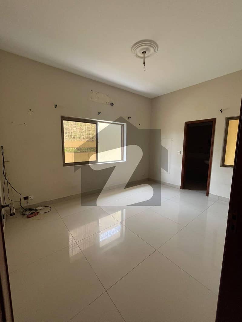 4 Bed Drawing With Basement For Rent Good Condition