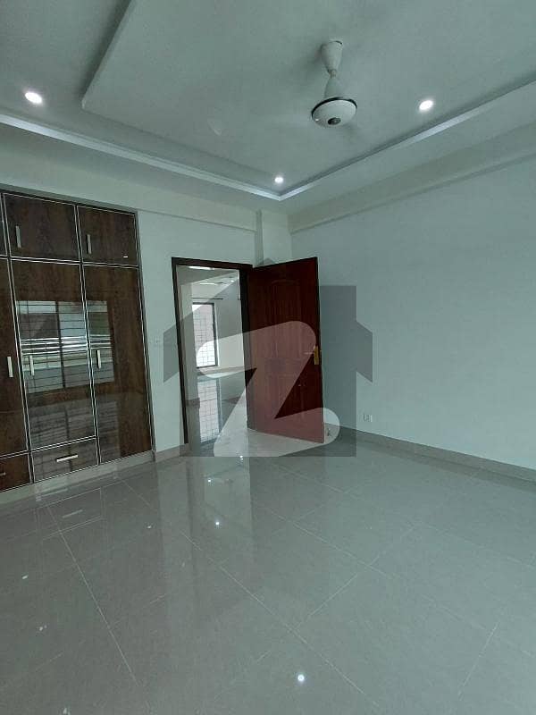 2018 Modal 5th Floor Flat Good Condition Investment Opportunity 2018 Modal 5th Floor Flat Good Condition Investment Opportunity