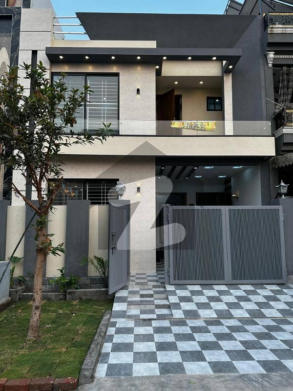 5 Marla Brand New A Plus Solid Constructed house For Sale And Direct Meeting With Owner In Park View City Lahore. 5 Marla Brand New A Plus Solid Constructed house For Sale And Direct Meeting With Owner In Park View City Lahore.