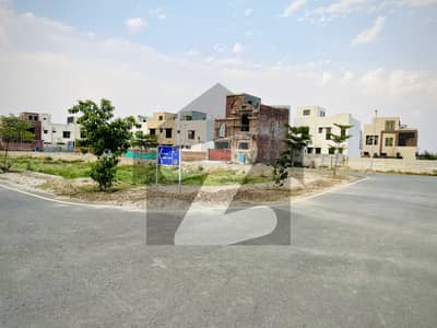 بحریہ نشیمن لاہور میں 5 مرلہ رہائشی پلاٹ 35.75 لاکھ میں برائے فروخت۔