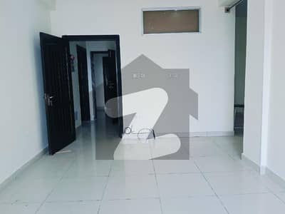 4 Bed Beautiful Apartment Available For Rent