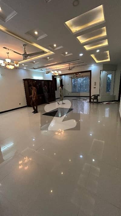 40x80 Upper Portion For Rent