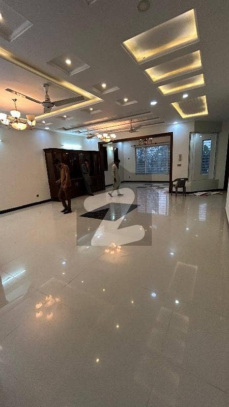 40x80 Upper Portion For Rent 40x80 Upper Portion For Rent