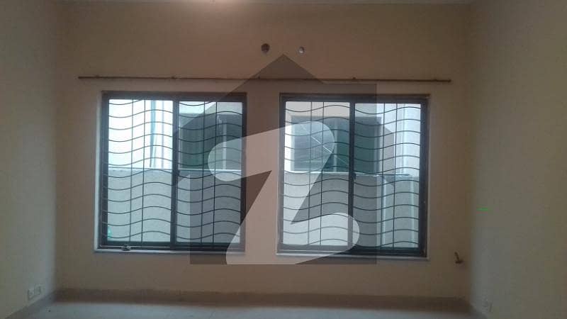 عسکری 10 عسکری,لاہور میں 4 کمروں کا 12 مرلہ مکان 6.35 کروڑ میں برائے فروخت۔ عسکری 10 عسکری,لاہور میں 4 کمروں کا 12 مرلہ مکان 6.35 کروڑ میں برائے فروخت۔