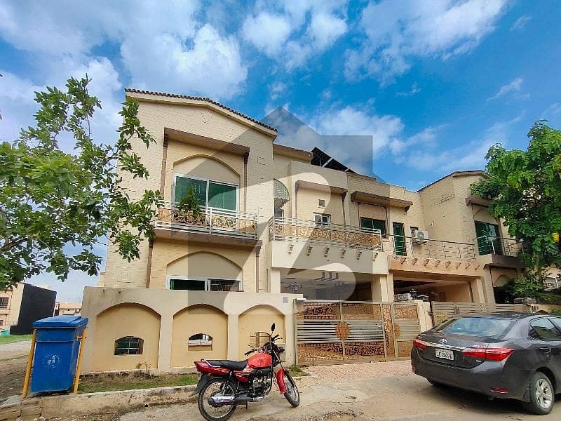 7 Marla House like Brand New 7 Marla House like Brand New