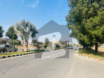 لیک سٹی ۔ سیکٹر ایم ۔ 2 لیک سٹی,رائیونڈ روڈ,لاہور میں 1 کنال رہائشی پلاٹ 3.7 کروڑ میں برائے فروخت۔
