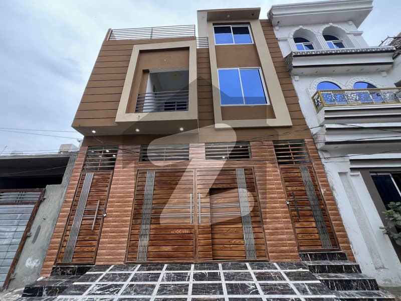 ورسک روڈ پشاور میں 5 کمروں کا 5 مرلہ مکان 2.65 کروڑ میں برائے فروخت۔ ورسک روڈ پشاور میں 5 کمروں کا 5 مرلہ مکان 2.65 کروڑ میں برائے فروخت۔