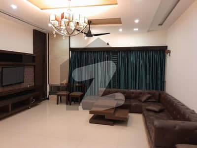One Kanal Used House on Investor Price 725 Lakh in Gulbahar Block, Bahria Town Lahore . Best Opportunity , Don't Be Late