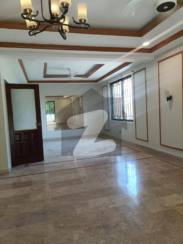 Diplomatic community living house of rent