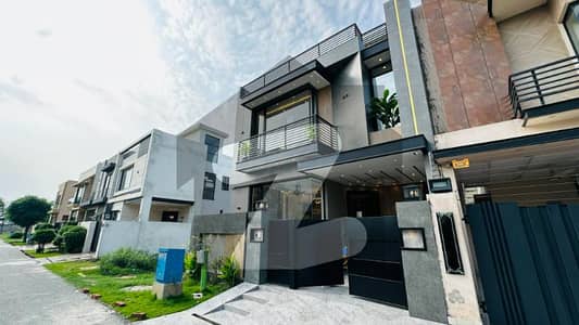 Most Beautiful 5 Marla Home Is Waiting For You Here In DHA 9 Town