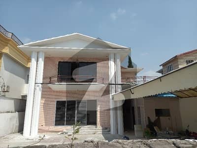 10 Bed Room House Availabe for School and Guest House or Office Purpose