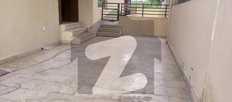 UPPER PORTION AVAILABLE FOR RENT IN D12 UPPER PORTION AVAILABLE FOR RENT IN D12