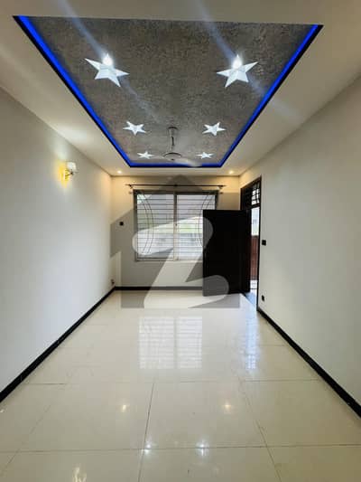 آئی 11/1 آئی ۔ 11,اسلام آباد میں 2 کمروں کا 6 مرلہ مکان 70.0 ہزار میں کرایہ پر دستیاب ہے۔