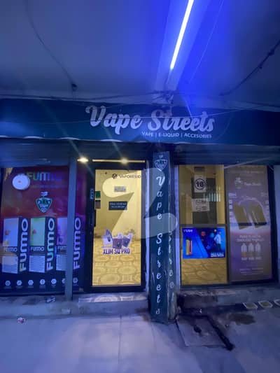 SHOP FOR RENT MAIN UNIVERSITY ROAD  VAPE/SOFT WARE HOUSE/ESTATE/OTHERS  NEARLY USMANIA RESTAURANT OPPOSITE EXPO CENTER BLOCK 13A GULSHAN E IQBAL INTERST PERSON CALL 03215577110
