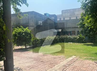 فیروزپور روڈ لاہور میں 3 کمروں کا 5 کنال عمارت 25.0 ارب میں برائے فروخت۔