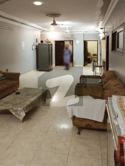 کلفٹن ۔ بلاک 9 کلفٹن,کراچی میں 4 کمروں کا 12 مرلہ فلیٹ 4.25 کروڑ میں برائے فروخت۔